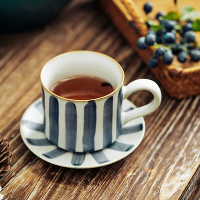 Keraminis rankų darbo kavos puodelių ir lėkštučių rinkinys Japoniško stiliaus retro paprastas latte kavos puodelis Creative Milk Arbatos puodelis Biuro indai