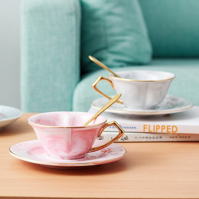 Širdies formos keraminių kavos puodelių lėkštės rinkinys Poros meilužei Dovanų ryto puodeliai Pusryčių Pieno Arbatos Puodelis Marmuriniai Porcelianiniai Puodeliai Gėrimų indai