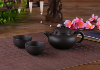 Yixing Purple Clay teekomplekt sisaldab 1 potti 2 tassi, Xishi poti teetseremooniat, zisha keraamilist keraamilist teetassi, Hiina Kung Fu teekomplekte