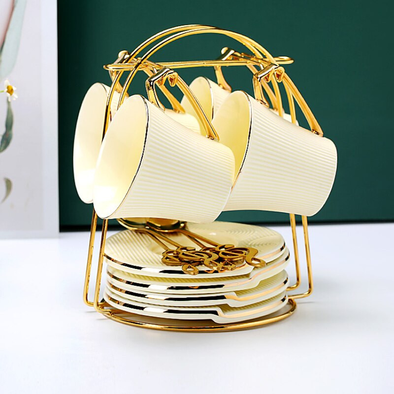 Arbatos puodelių rinkinys auksiniu kraštu