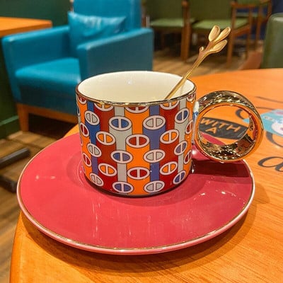 Prabangus keraminis puodelis Kavos puodelis su lėkštės rinkiniu auksiniais rėmeliais Biure Namų popietės arbatos Pieno vandens puodelis Asmenybės dovana