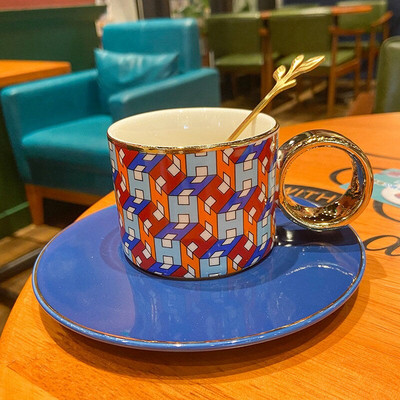 Prabangus keraminis puodelis Kavos puodelis su lėkštės rinkiniu auksiniais rėmeliais Biure Namų popietės arbatos Pieno vandens puodelis Asmenybės dovana