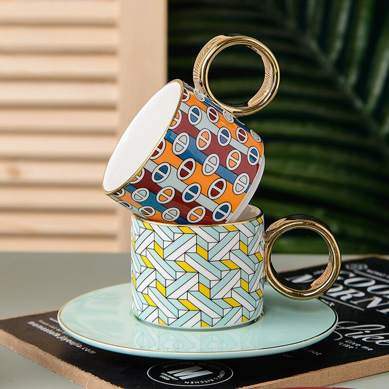 Prabangus keraminis puodelis Kavos puodelis su lėkštės rinkiniu auksiniais rėmeliais Biure Namų popietės arbatos Pieno vandens puodelis Asmenybės dovana