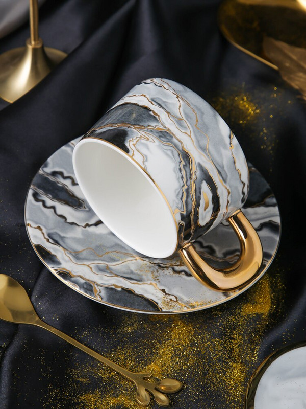 Cadou de Ziua Îndrăgostiților pentru iubita ceașcă de cafea din ceramică ceașcă europeană cu lingură și set de vase cană de lux rafinată