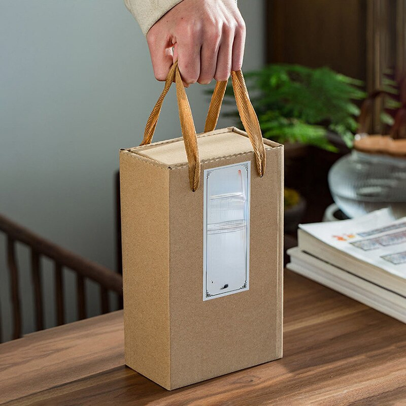 Kućni ured, osobna jedna posuda, četiri šalice, mali keramički set za čaj