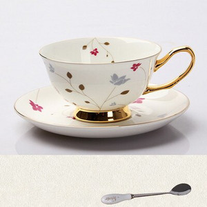 Vyšnių žiedų keraminiai kavos puodeliai ir lėkštės su šaukštu arbatos puodeliai virtuvės gėrimo reikmenys originalumo vestuvinė dovana 220ml