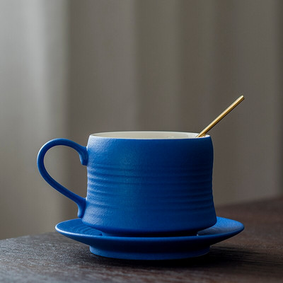 Kreativitás Luxus kávéscsésze csészealj Porcelán Modern Újrafelhasználható Környezetbarát Kávéscsésze Kézzel készített Lakásdekorációs Italkészlet EK50BD