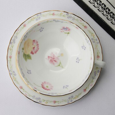 Japán stílusú Bone China kávéscsésze és csészealj Divat egyszerű női feketeteás csésze tömény csészetálca európai délutáni tea