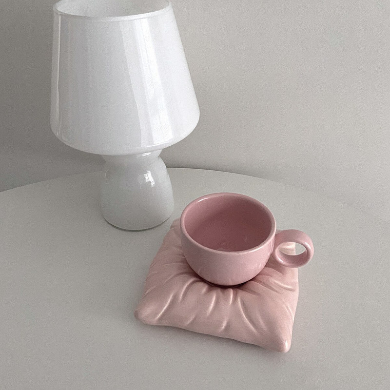 Nordic Candy színes kávés csésze és csészealj készlet Kis aranyos gyönyörű csészék és csészealj készlet Porcelán bögre