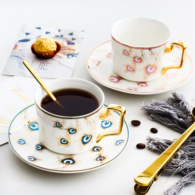 Nordic Golden Peacock Fashion kávéscsésze és csészealjak Luxus kerámia porcelán teáscsésze készlet Otthoni buli délutáni teáscsésze italos edények