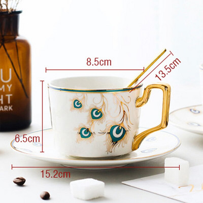 Nordic Golden Peacock Fashion kávéscsésze és csészealjak Luxus kerámia porcelán teáscsésze készlet Otthoni buli délutáni teáscsésze italos edények
