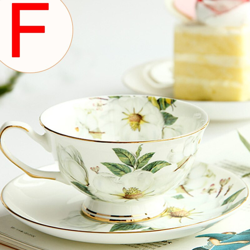 Kávéscsésze készlet Délutáni teás készlet Kerámia brit vörös teás csészealj otthoni készlet Exquisite Bone China retro tea csésze készlet