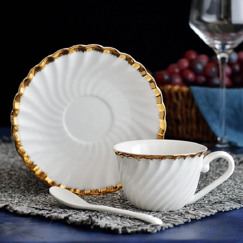 Crăciun Yuwen ceașcă și farfurie de cafea din ceramică Set rafinat de farfurii de ceași de cafea Hotel Club ceașcă și lingură de cafea de calitate superioară