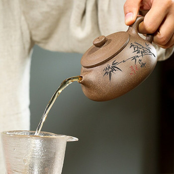 Yixing Bamboo Leaves Pattern Чайник Ръчно изработена лилава глина Каменна лъжичка Чайник Красота Чайник Подаръци за китайска чаена церемония 230 ml