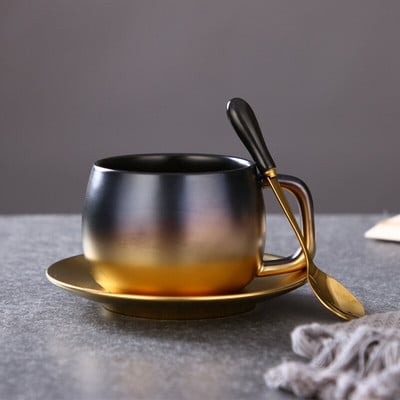 Modern, elegáns porcelán kávéscsésze csészealjjal és kanállal Kiváló minőségű fekete-arany teás csészekészlet otthoni parti irodai étkészlet
