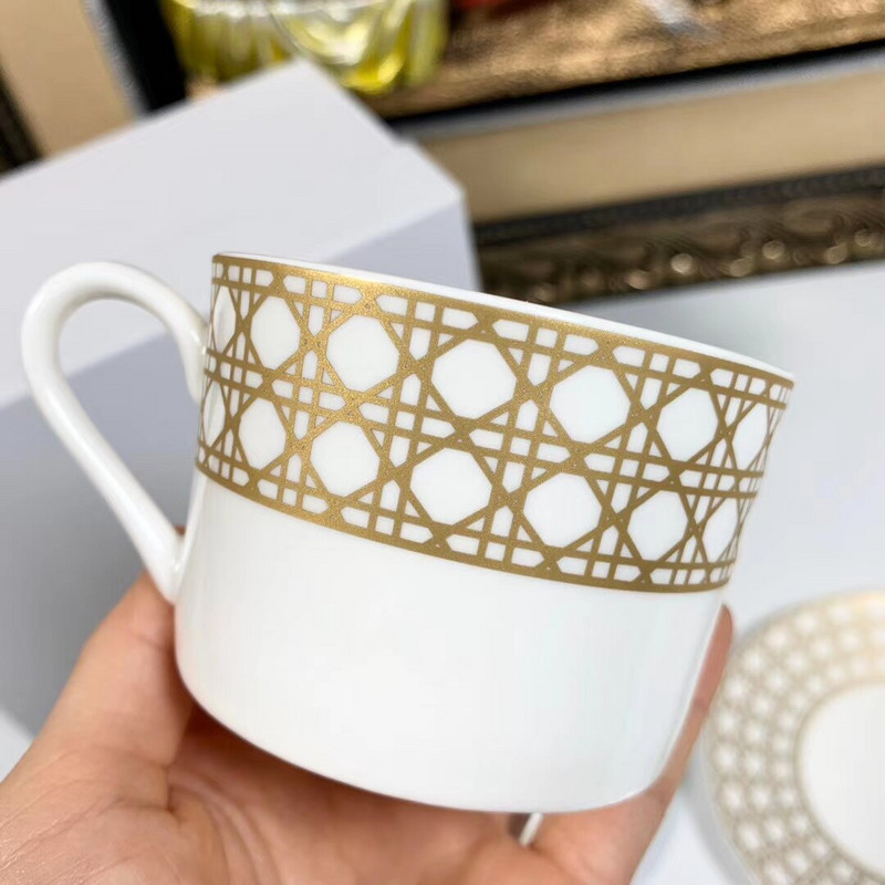 Bone China arany rattan kockás kávéscsésze kerámia tea fekete tea csésze edény állati asztali háborús készlet esküvői és házavató ajándékok