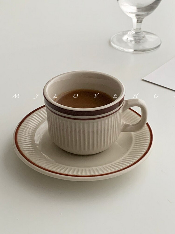 Kis kávés csésze készlet Retro Aranyos Nordic Vintage Tea csésze készlet Utazó edények Török Tazas De Cafe Konyha Étkező Bár EB5BD