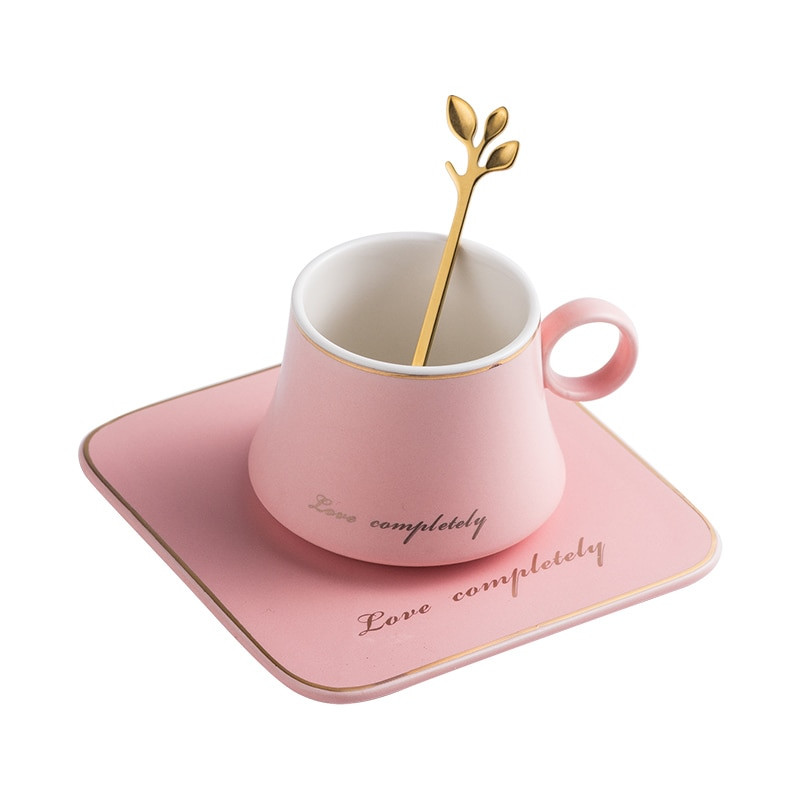 Europski porculan Keramička šalica Sojino mlijeko Doručak Kondenzirana kava Čaj Šalica i tanjurić Setovi zlatne žlice šalice Božićne šalice