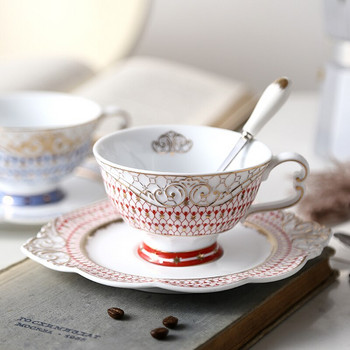 Керамична чаша за кафе в европейски стил лека луксозна чиния за чаша за двойка с лъжица Комплект за чай с цветя в английски стил подарък за домакинско кафене
