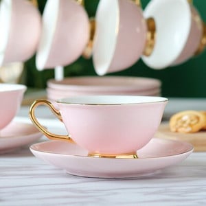 Kiváló könnyű luxus kávéscsésze szett Európai kis luxus délutáni teás csésze edénykanál háztartási kávézói ajándék