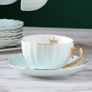 Kiváló könnyű luxus kávéscsésze szett Európai kis luxus délutáni teás csésze edénykanál háztartási kávézói ajándék