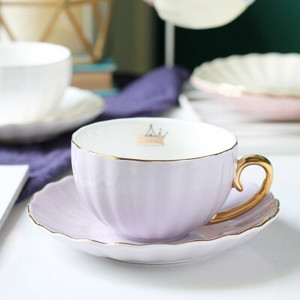 Kiváló könnyű luxus kávéscsésze szett Európai kis luxus délutáni teás csésze edénykanál háztartási kávézói ajándék