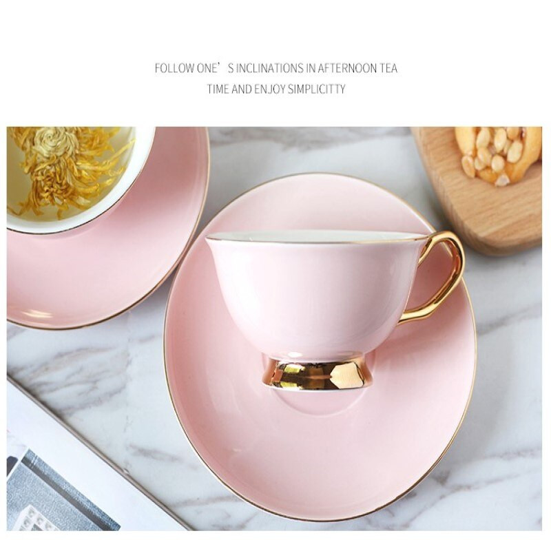 Kiváló könnyű luxus kávéscsésze szett Európai kis luxus délutáni teás csésze edénykanál háztartási kávézói ajándék