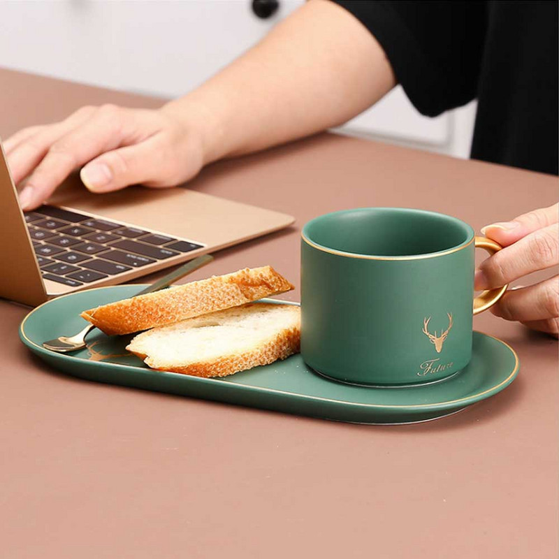 Kávésbögrék Tejescsészék Kerámiák Eszpresszó Eszközök Karácsonyi Arany Peremek Alsóaljak Kanalkészletek Ajándékdobozzal Tea Reggeli Desszert Tányér