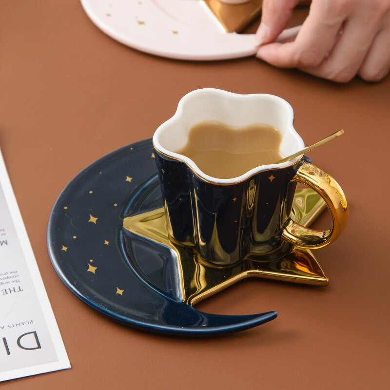 Kreatív kerámia Star Moon kávéscsésze és csészealj kanál Arany nyelű bögre Délutáni teáscsésze Gyümölcslé Víz Italok Csésze Porcelán