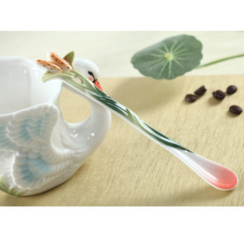 3D цветен костен порцелан Чаша за кафе Комплект чинийки Порцелан Творчески лебед Чаши за чай Мляко Творчески прибори за напитки Сватбен подарък за приятел
