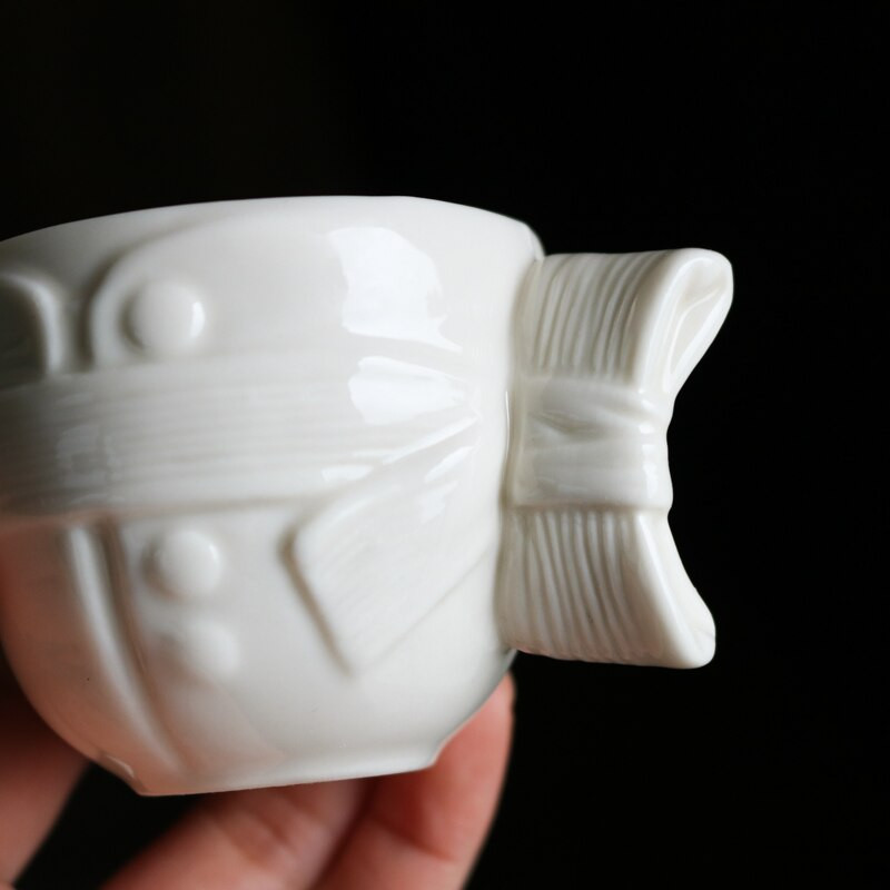 Rochie de domn cu bowknot crem, ceașcă de cafea în relief și farfurie/oală de zahăr, cutie pentru pliculețe de ceai