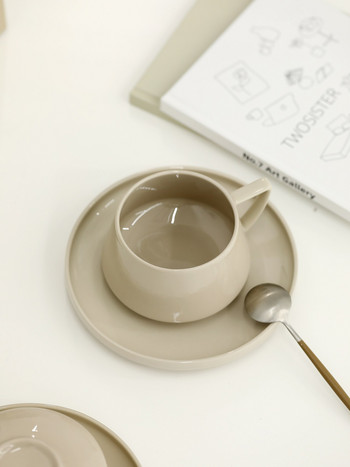 Керамични комплекти чаши за кафе и чинийки 250 мл Декоративни кухненски съдове за следобеден десерт Прибори за пиене на чай с мляко Ins Style