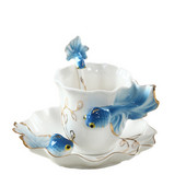 Kreatív kézzel készített porcelán zománcozott aranyhal kávéscsésze csészealjjal és kanál készlettel Porcelán teáscsésze Valentin-napi ajándék