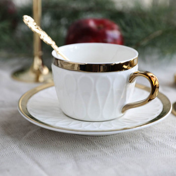 Χριστουγεννιάτικο σετ με επιχρυσωμένο κεραμικό επιτραπέζιο σκεύος Πιάτο 8 ιντσών / Βαθύ πιάτο/Κύπελλο και πιατάκι
