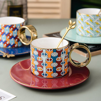 Ретро керамика Комплект чаша за кафе и чинийка с лъжица Голяма златна дръжка Европейски стил Чаша за следобеден чай Чаша за закуска Мляко Чаша за подарък