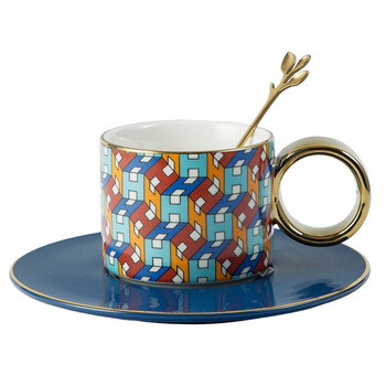 Ретро керамика Комплект чаша за кафе и чинийка с лъжица Голяма златна дръжка Европейски стил Чаша за следобеден чай Чаша за закуска Мляко Чаша за подарък