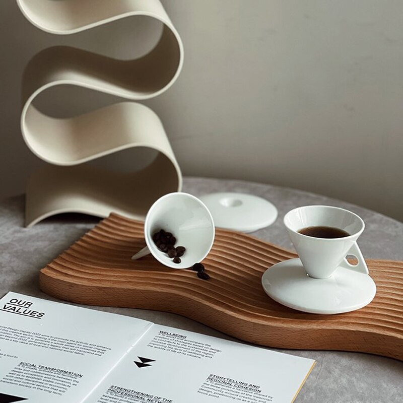 Creative Fine Bone China Kúp alakú eszpresszó csészék csészealj készletek 60 ml fehér kis kerámia teáscsésze és csészealj Cafe Party Italkészlet