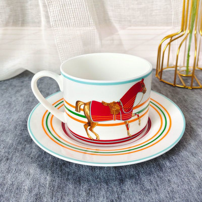 Луксозен комплект чаши за чай Конски зелен лист Костен Китай Керамика Чай Кафе Мляко Сок Чаши Съдове за напитки Декорация на дома