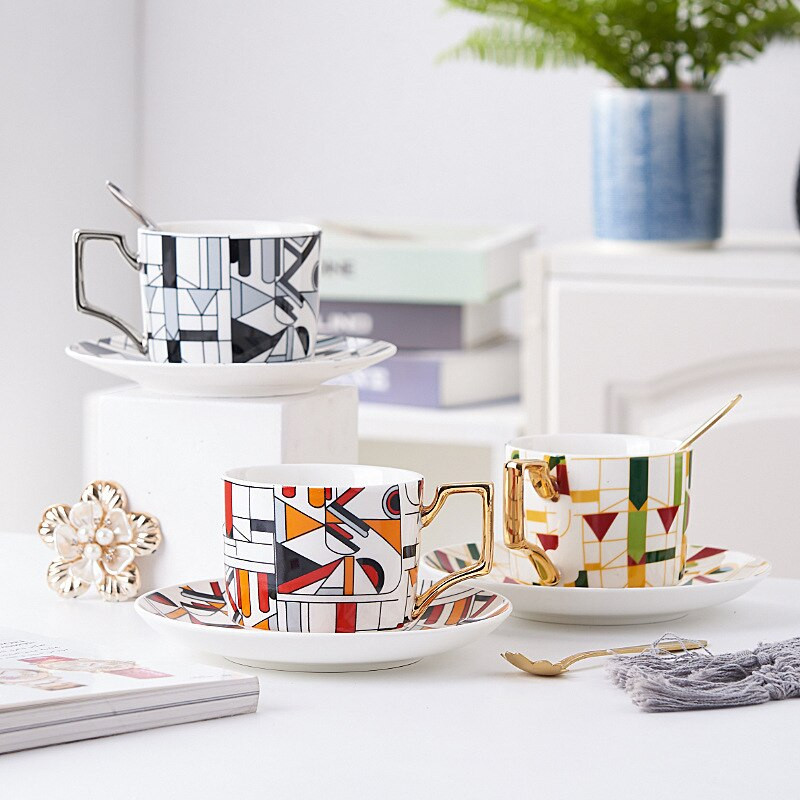 Fashion Bone China kávés tea csésze készlet csészealj Délutáni teás ivóedény Kerámia bögre Kreatív kávé