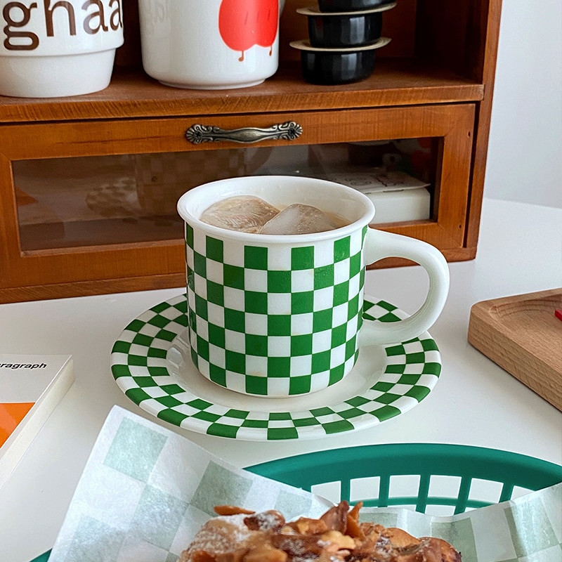 Chic Grids kerámia kávéscsésze csészealj készlet Vintage ivótejes teás bögre tányérral Otthoni irodai kávézóasztal Esztétikus dekoráció 245ml