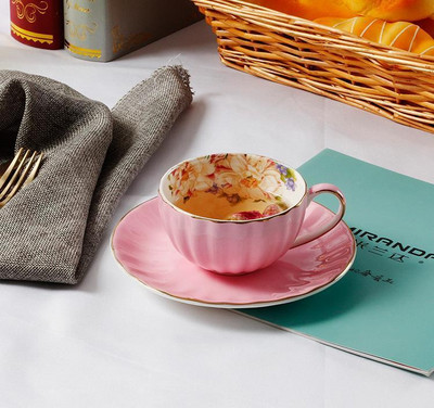 Színes Bone China sütőtök kávéscsésze edény Phnom Penh Kerámia Xicaras öltöny Cushaw Forma Sobretudo Feminino Tazas Csészealj