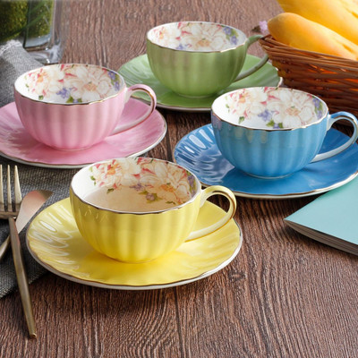 Színes Bone China sütőtök kávéscsésze edény Phnom Penh Kerámia Xicaras öltöny Cushaw Forma Sobretudo Feminino Tazas Csészealj