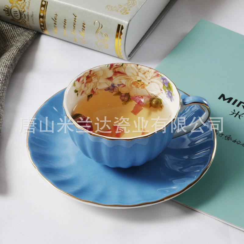 Színes Bone China sütőtök kávéscsésze edény Phnom Penh Kerámia Xicaras öltöny Cushaw Forma Sobretudo Feminino Tazas Csészealj