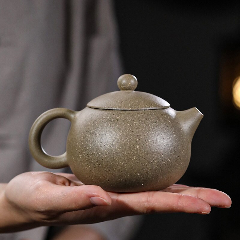 Kézzel készített szépség vízforraló Yixing Stone Scoop teáskanna lila agyag filteres teáskanna nyers ércbab zöld iszap Boutique teáskészlet 200 ml