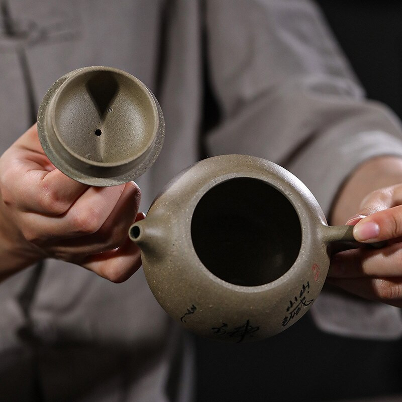 Kézzel készített szépség vízforraló Yixing Stone Scoop teáskanna lila agyag filteres teáskanna nyers ércbab zöld iszap Boutique teáskészlet 200 ml