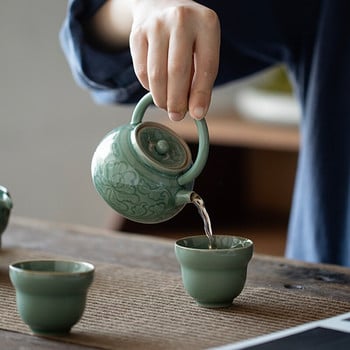 175ml Yue Kiln Celadon Teapot Hand Relief Interlock Branch Lotus Art Tea Maker Lifting Beam Pot with Filter Kung Fu Teaware