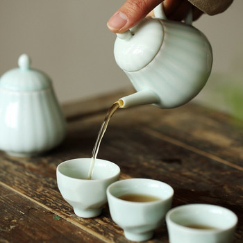 Бяла порцеланова сянка Синя глазура Керамичен чайник Филтър за чайник Прост японски малък чайник