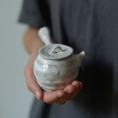 150 ml japán stílusú durva kerámia oldalsó fogantyús teáskanna kézzel készített vintage teáskanna Kung Fu Tea Master Pot kávés bögre ajándékcsomagolás