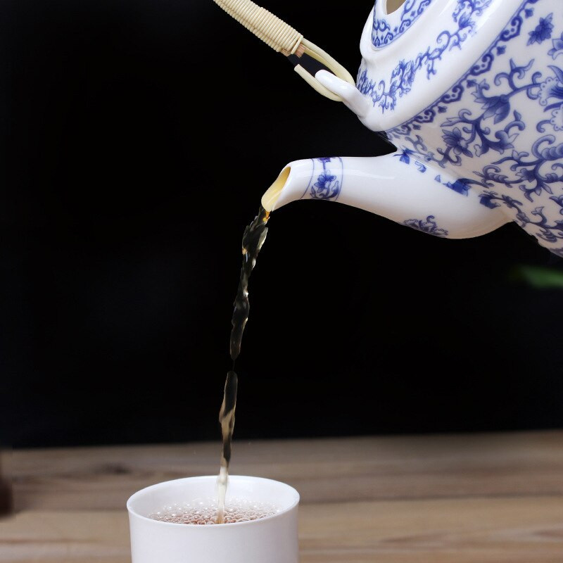 Kína, kék-fehér teáskanna, 750 ml, teáskanna kézműves kung fu kerámiából művészi kivitelezéssel