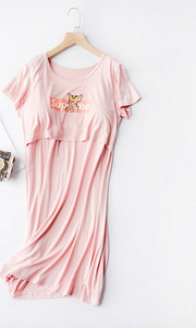 Дамска нощница с щампа подходяща за кърмачки